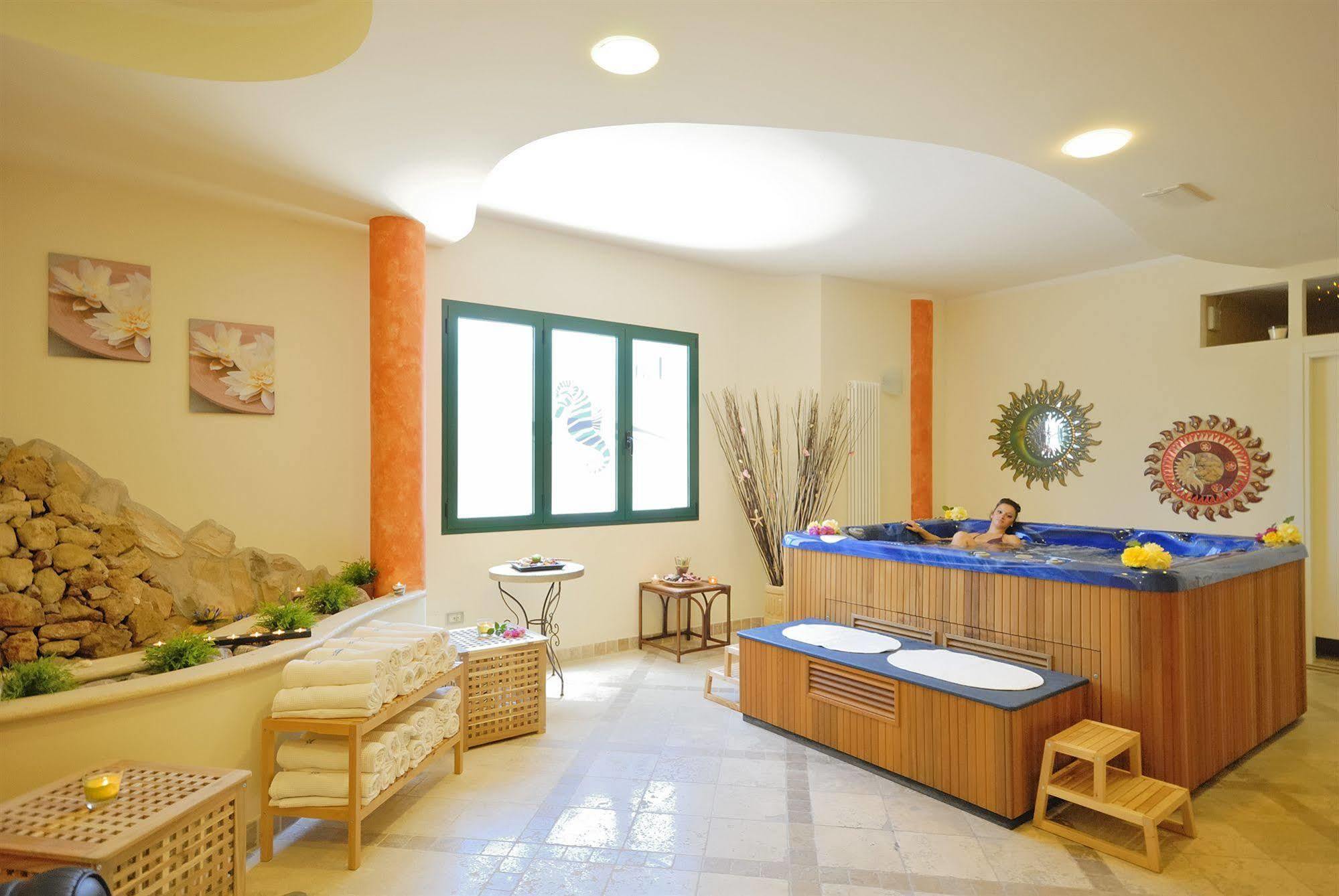 Villaggio Turistico La Cecinella Марина-ди-Чечина Экстерьер фото